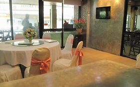 โรงแรมดุสิต (SHA Extra Plus)